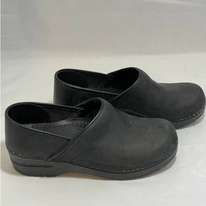 Black Oiled Leather Dansko Clogs size 39